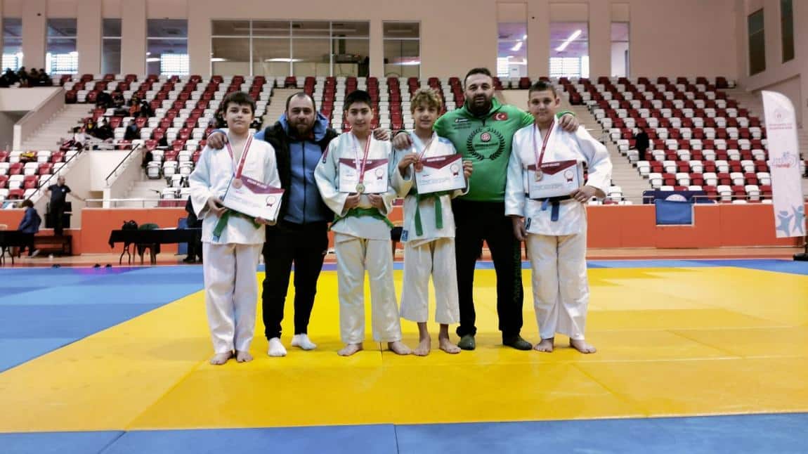 Öğrencilerimiz Türkiye Finallerinde